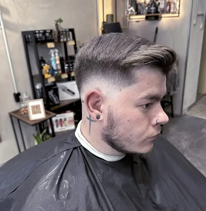 Low Fade, klar konturiert
